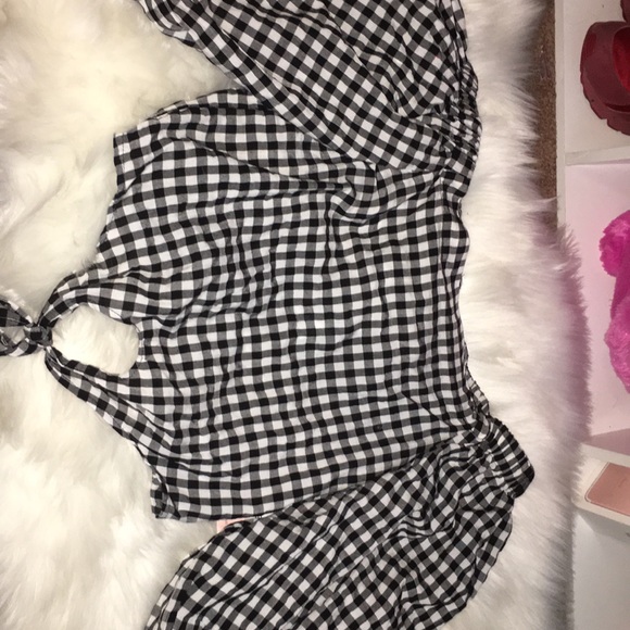 Forever 21 Woven top/off the shoulders! - Picture 1 of 5